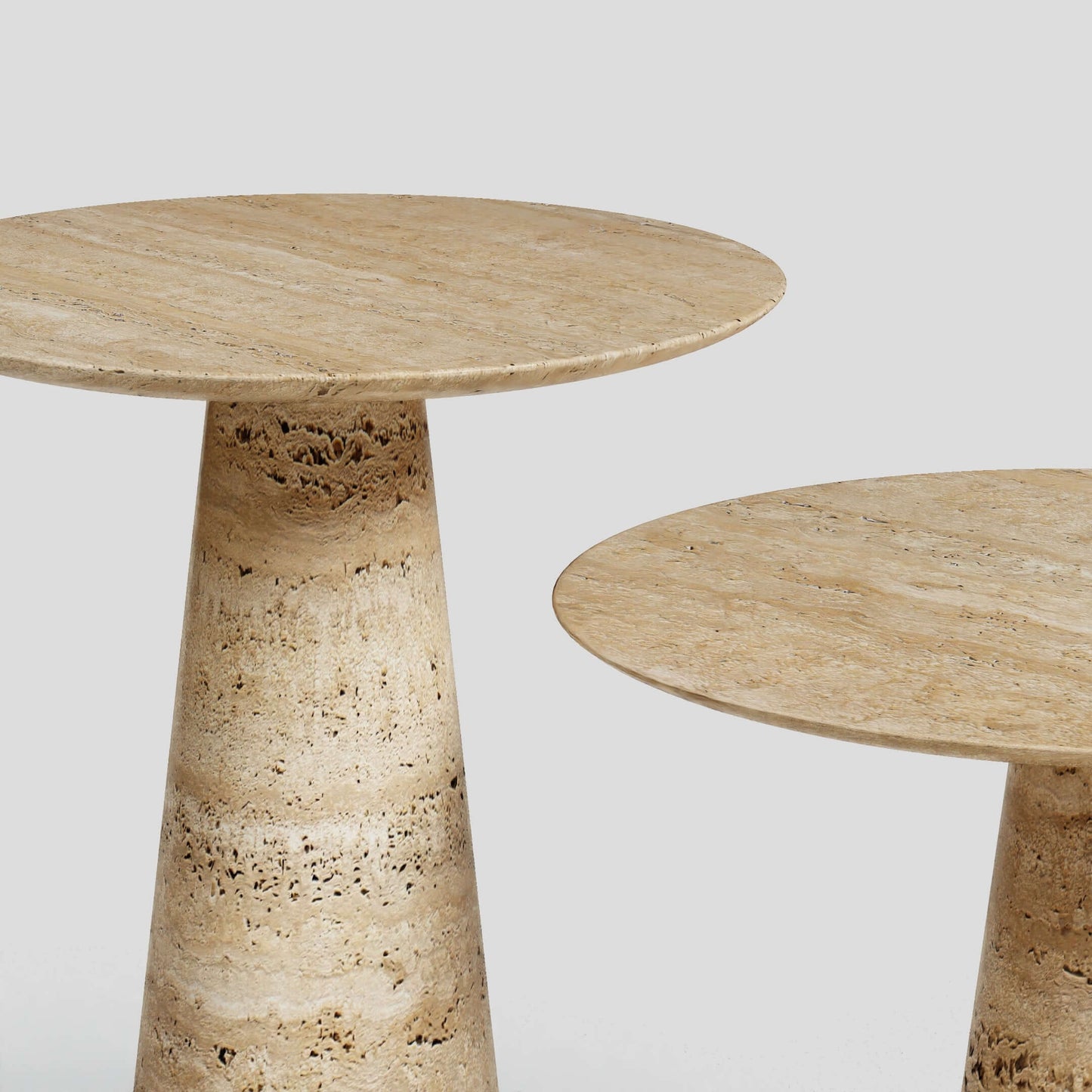 Ensemble de tables d'appoint en travertin « Twin Pillars »